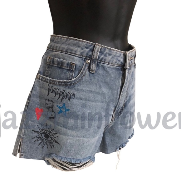 Playboy blue jeans shredded distressed hem bunny logo denim shorts size 11 new‎ - Picture 7 of 16